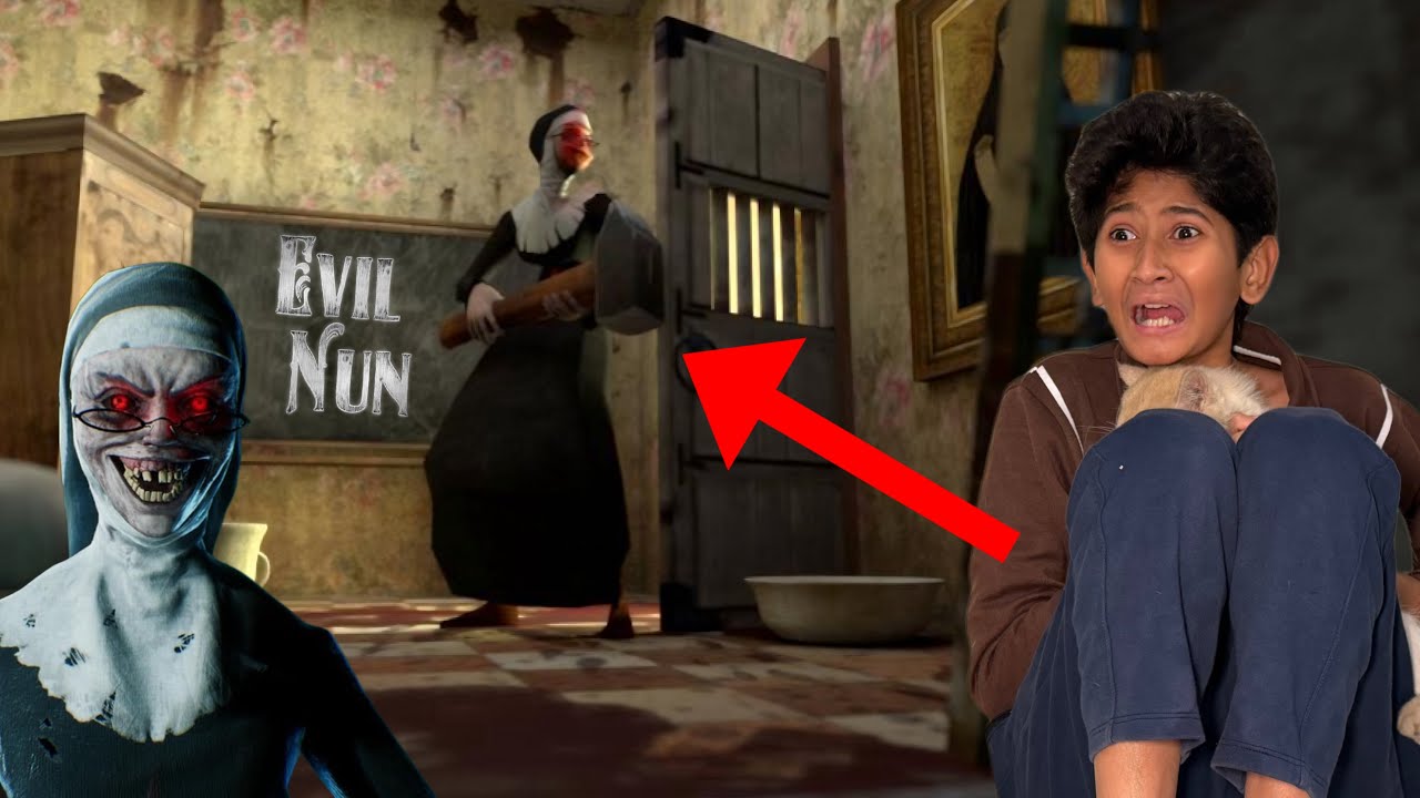 CAN I HIDE FROM EVIL NUN!😳HORROR HOUSE ESCAPE
