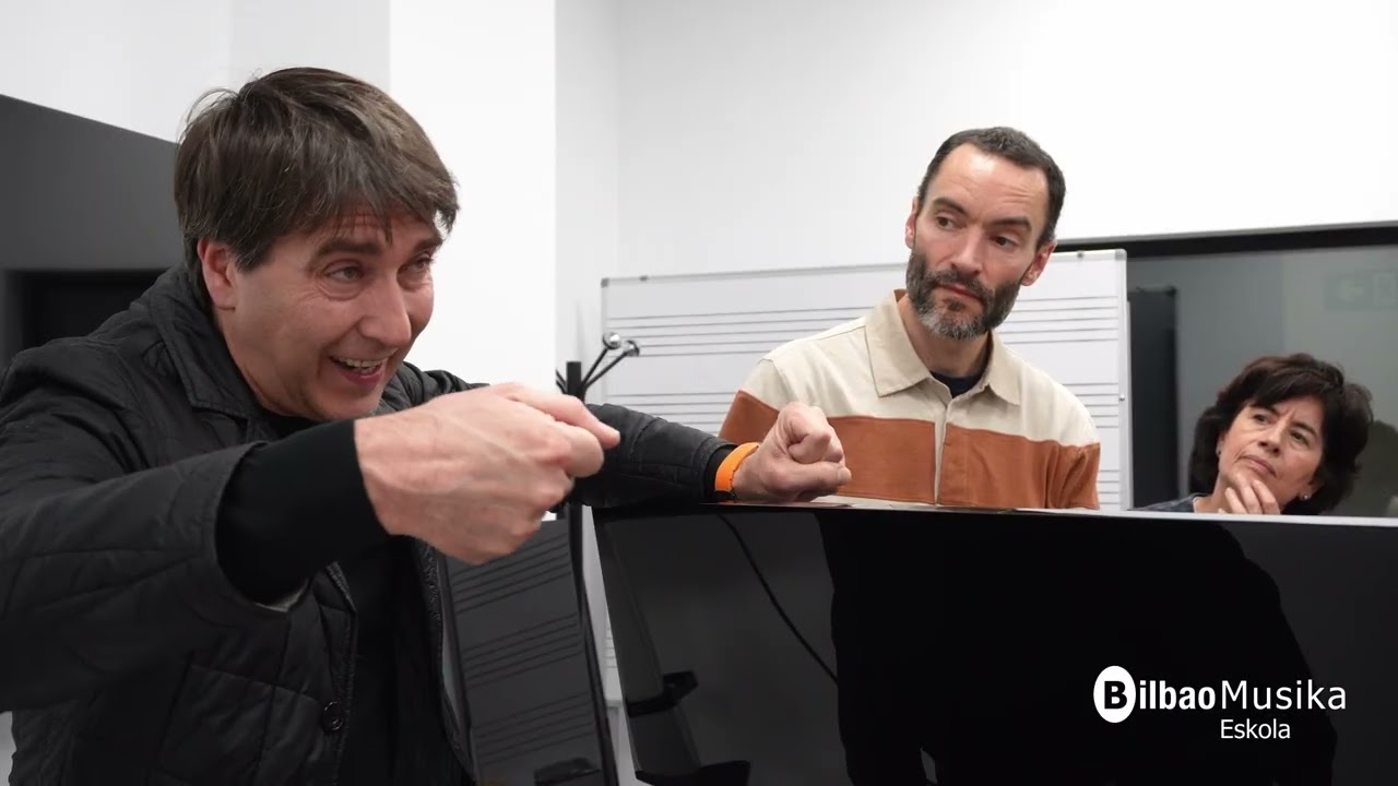 Zer dago nire pianoaren barruan? - ¿Qué hay dentro de mi piano? - BILBAO MUSIKA ESKOLA