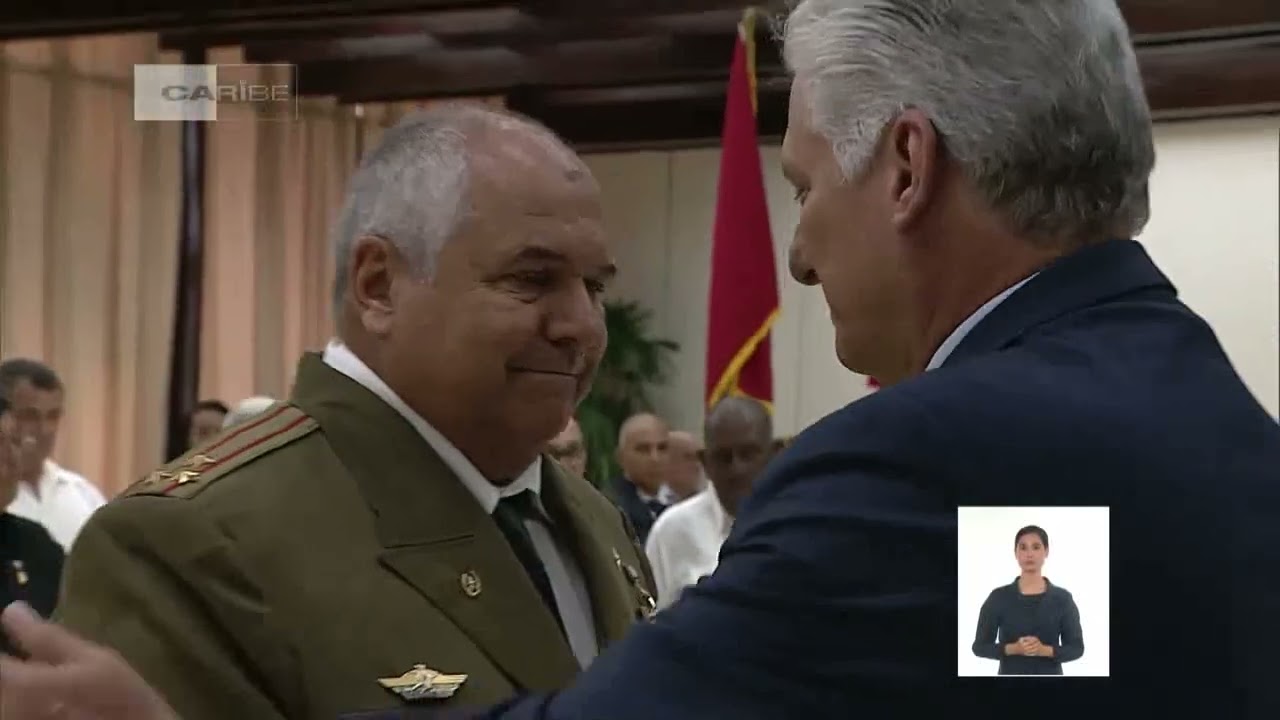 Reconocen en Cuba a trabajadores destacados de diferentes sectores