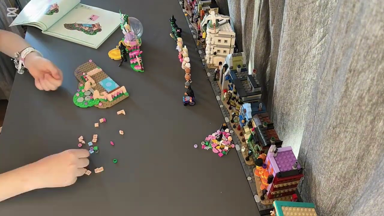Glinda & Elphaba Visit Munchkinland Lego Wicked 75690 Part 1