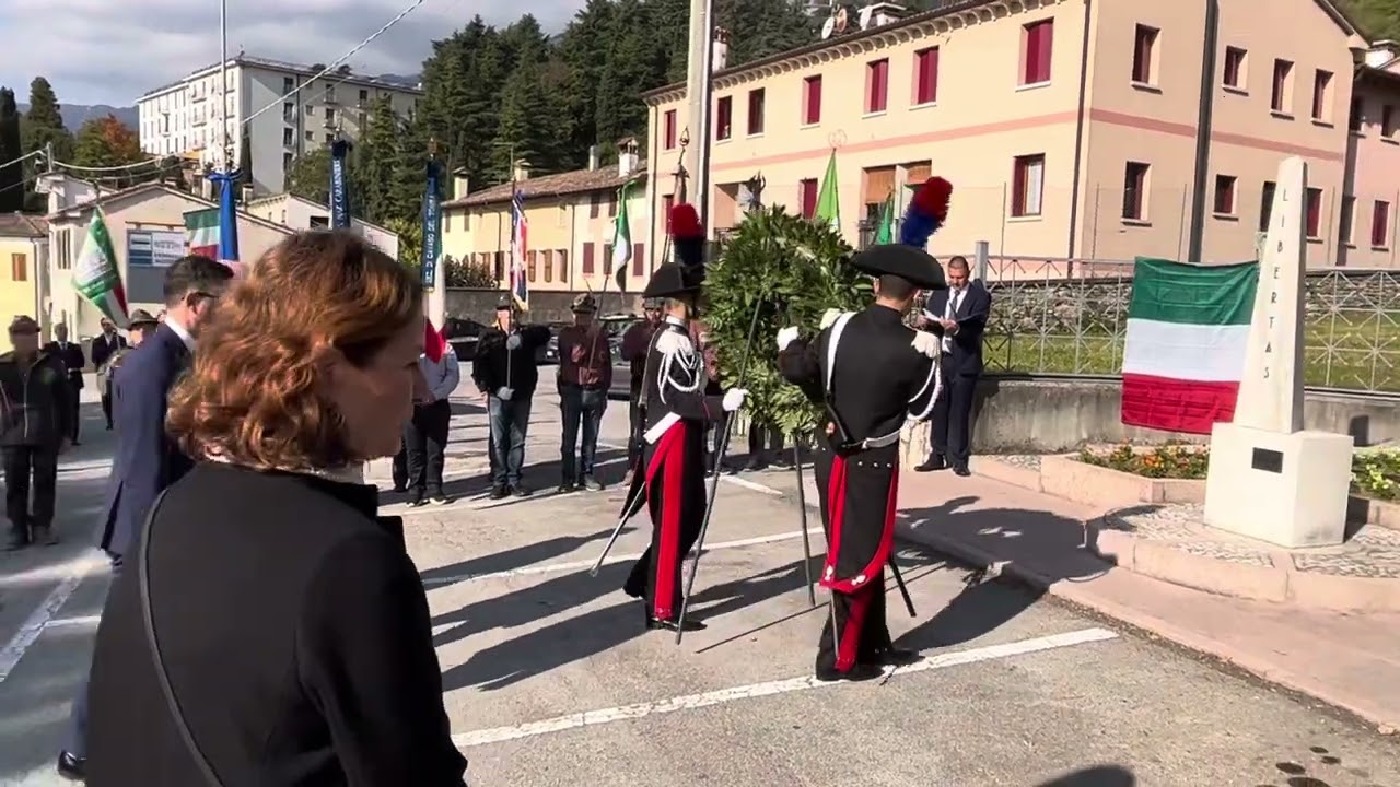 Cerimonia consegna Medaglia d'oro al Merito civile a Cavaso del Tomba