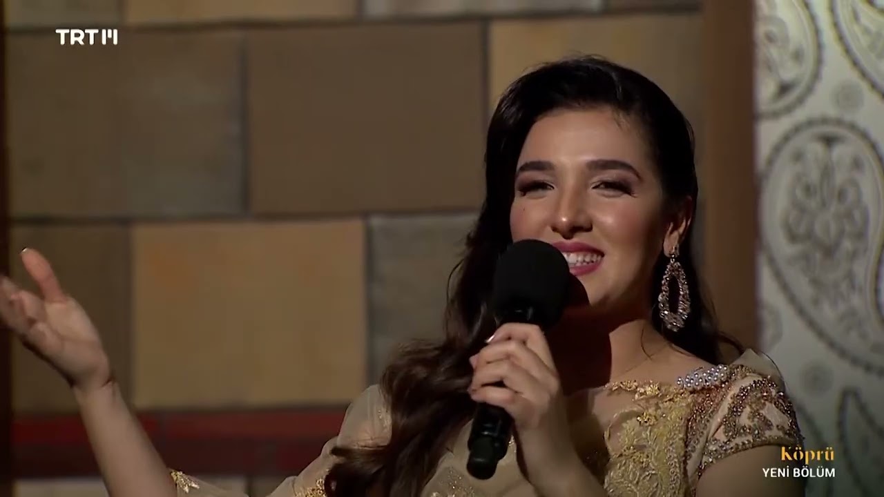 Senem Akdemir, Ahmet Tuzlu - Evlerinin Önü Yonca