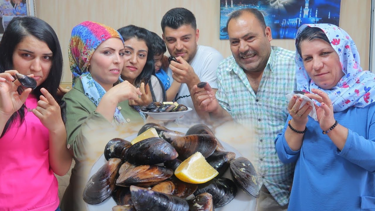أول مرة عيلتي جربو ياكلو محار (midye) 😋//شوفو رده فعلون
