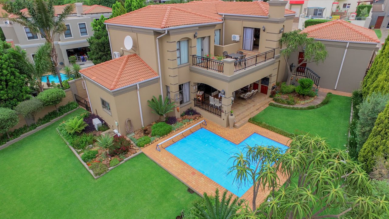 4 Bedroom For Sale | FEATHERBROOKE ESTATE