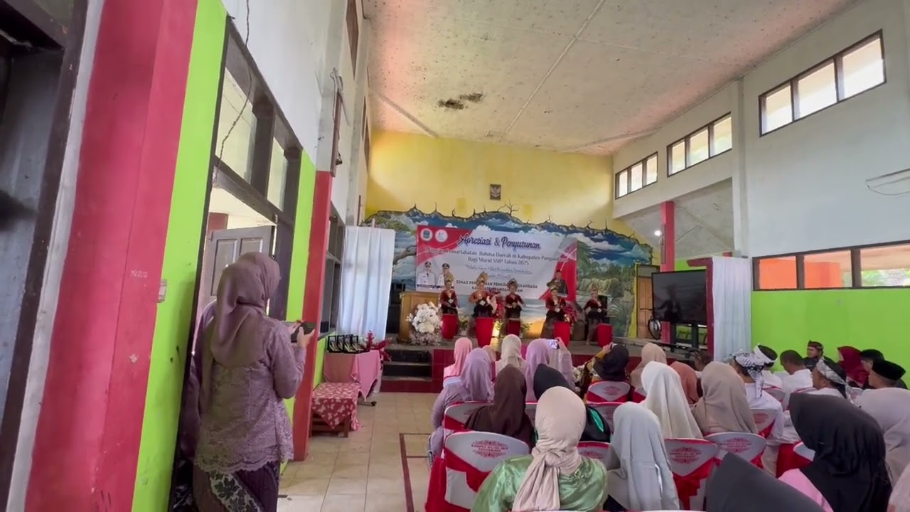 Tari persembahan 