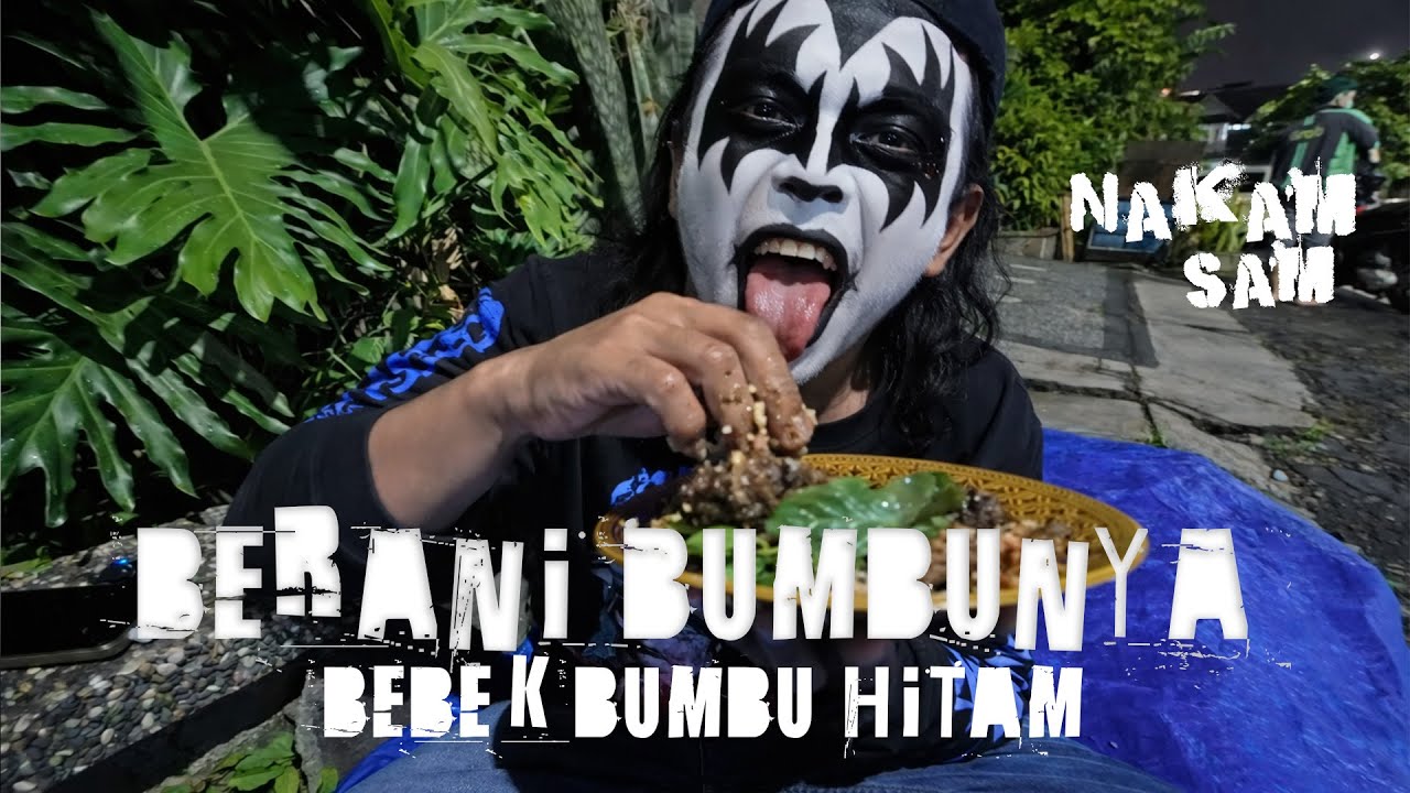 nakamsam bebek bumbu hitam medhok, berani bumbunya harga cuma 15 ribu.