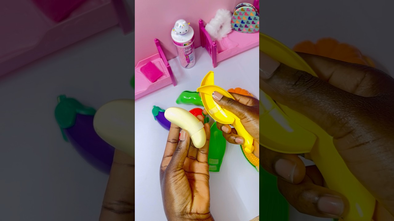 Fresh Fruits Ready to Eat 🍓🍌 Toy Kitchen Fun