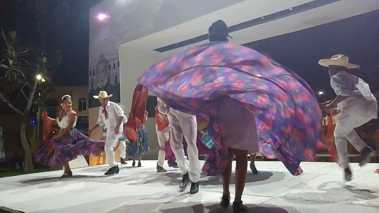 Concurso de Sones de Artesa :En Ayutla de Los Libres, Gro. Un baile de la Costa afro