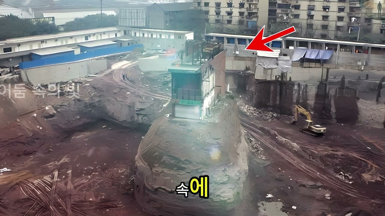 219m² 주택의 집주인은 12 3억 동의 보상금을 거부하고 이주를 거절했다… 결국, 개발업체가 집 주변을 깊이 10m까지 파내기 시작했고, 그 이후 벌어진 충격적인 결말!