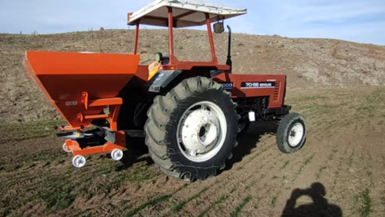 NEWHOLLAND 7056 ile GÜBRE ATIYORUZ ( dönüme kaç kg atıyoruz?) nasıl atıyoruz?