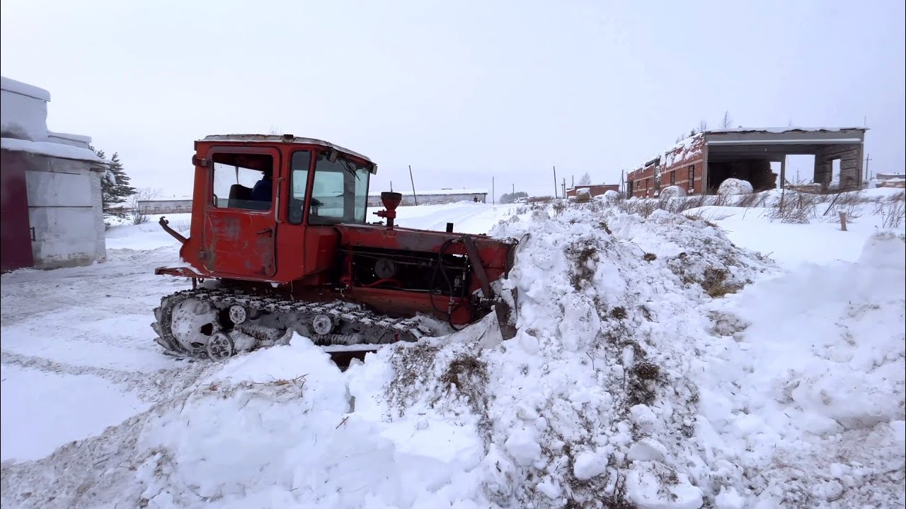ДТ-75 на уборке снега. Что может этот советский трактор?