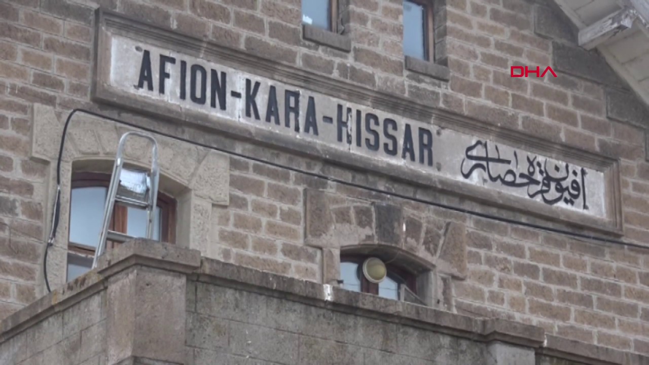 Afyonkarahisar'daki 130 yıllık tren istasyonu, geleceğini bekliyor
