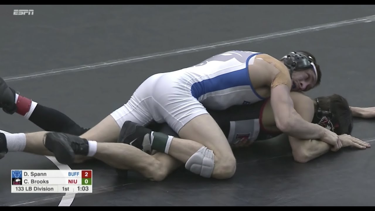 133lbs Derek Spann (Buffalo) maj dec Caleb Brooks (Northern Illinois)