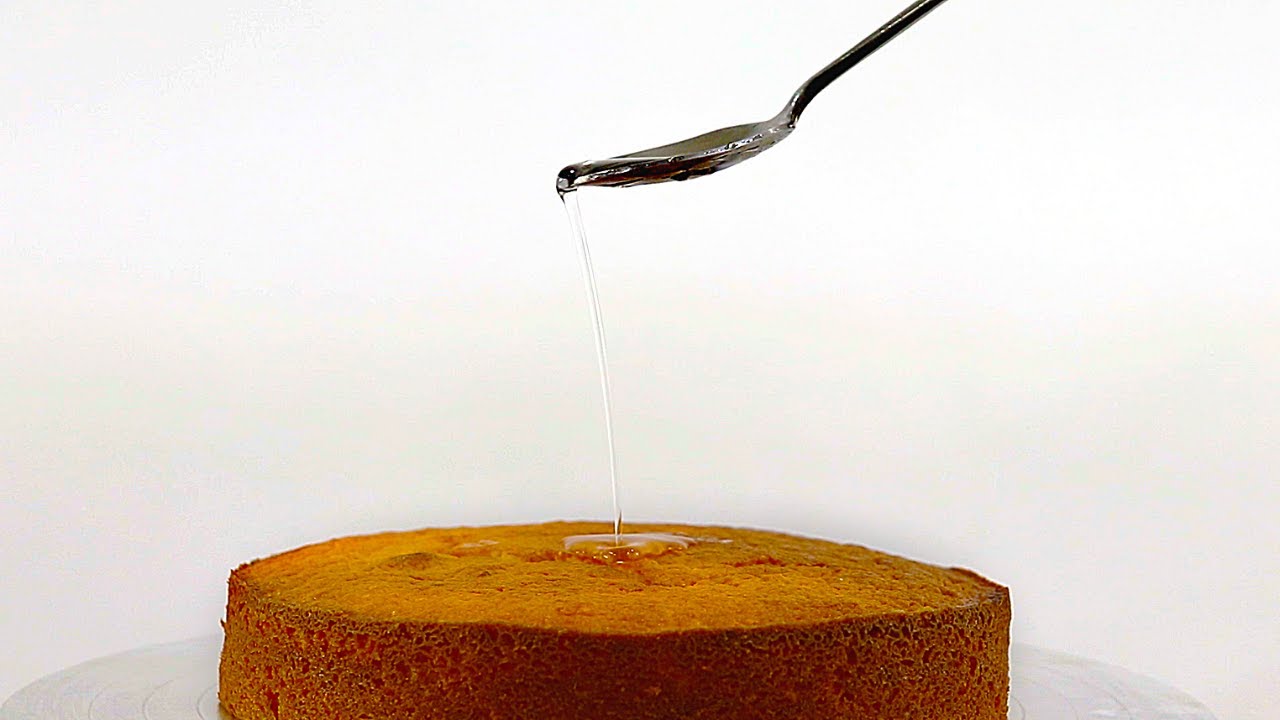 WHAT IS THAT LIQUID YOU USE ON YOUR CAKES?! │ SIMPLE SYRUP EXPLAINED │ CAKES BY MK