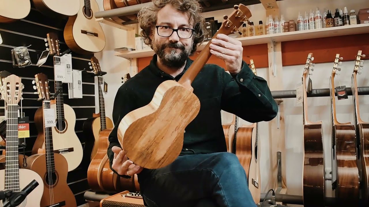 Uluru SS Manako II Concert Ukulele