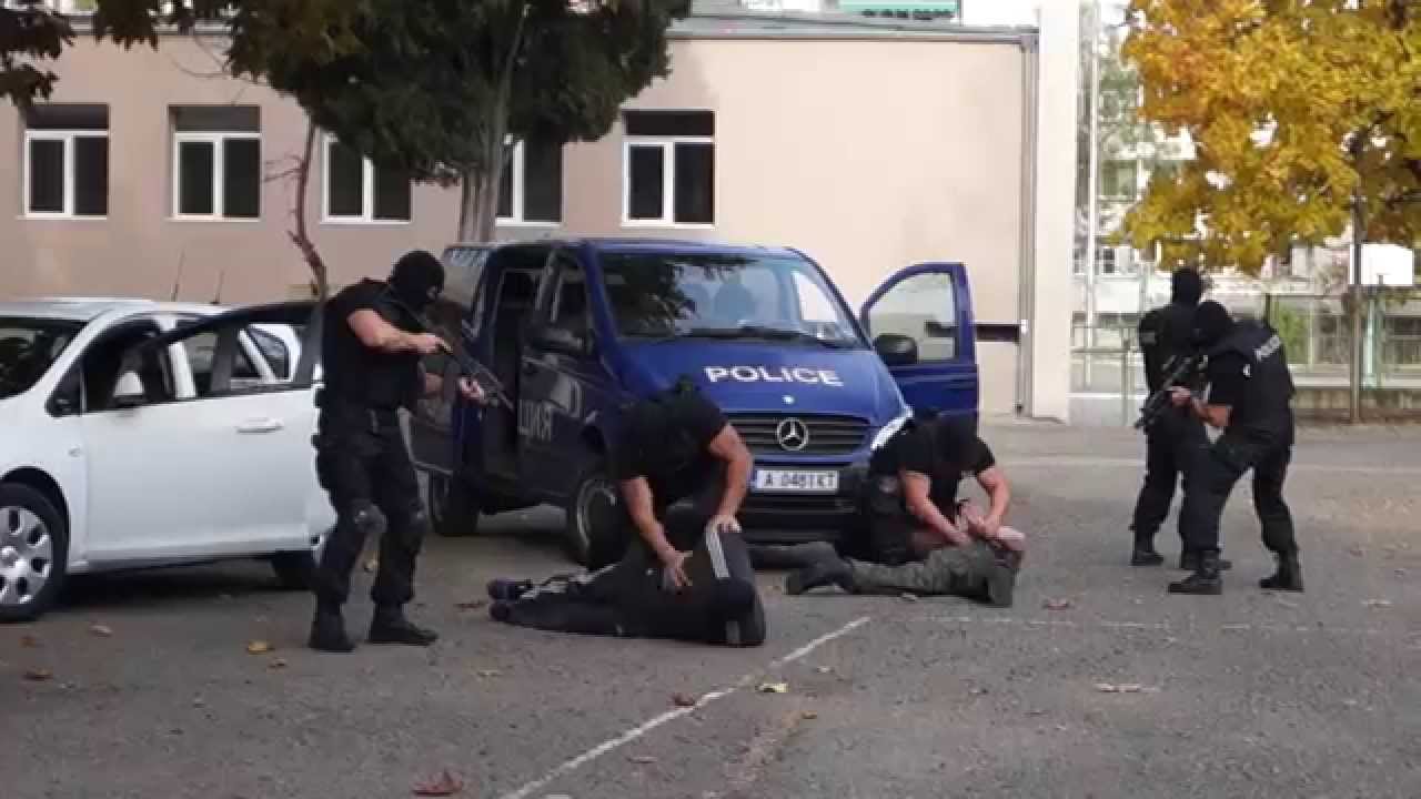 Спецполицаи в действие / Special Forces in action