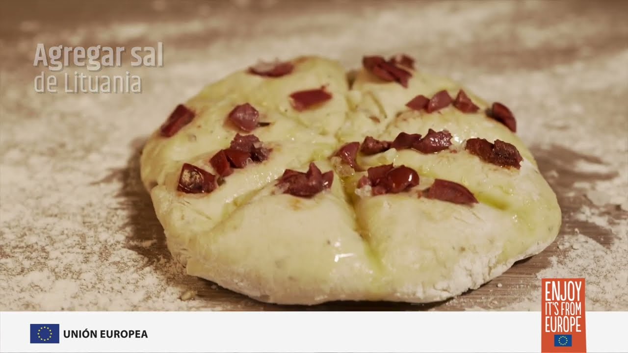 Pan de aceite de oliva y aceitunas Kalamata | Bocados de Europa 🇪🇺