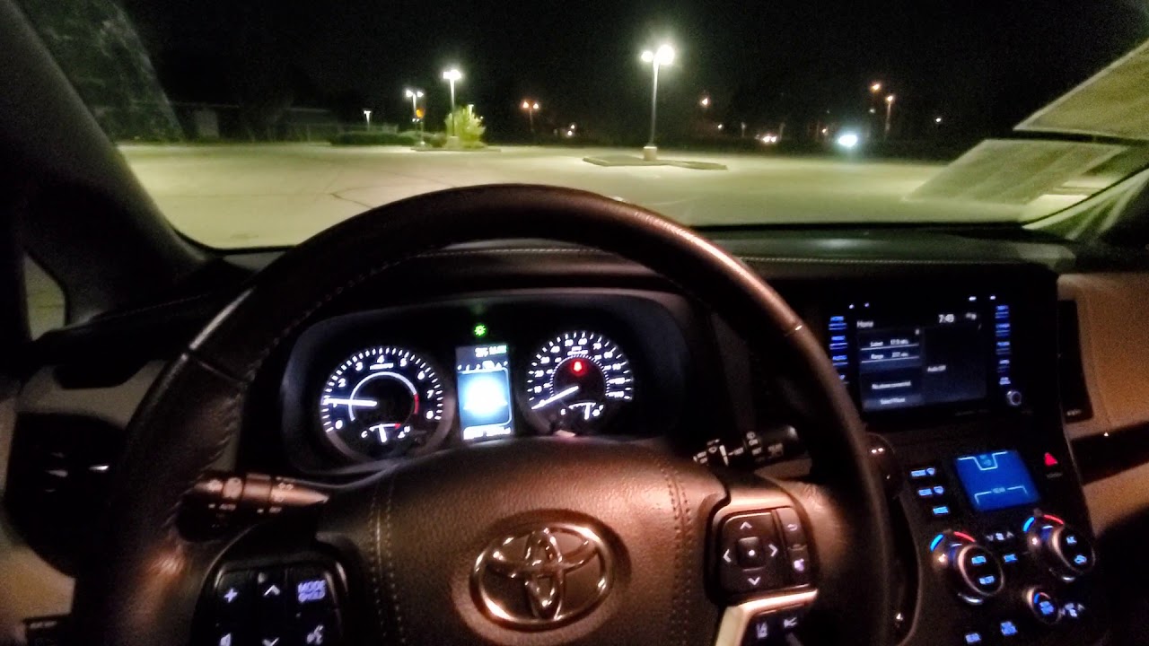 2021 Toyota Sienna Hybrid comparison to a 2020 Toyota Sienna V6 test drive