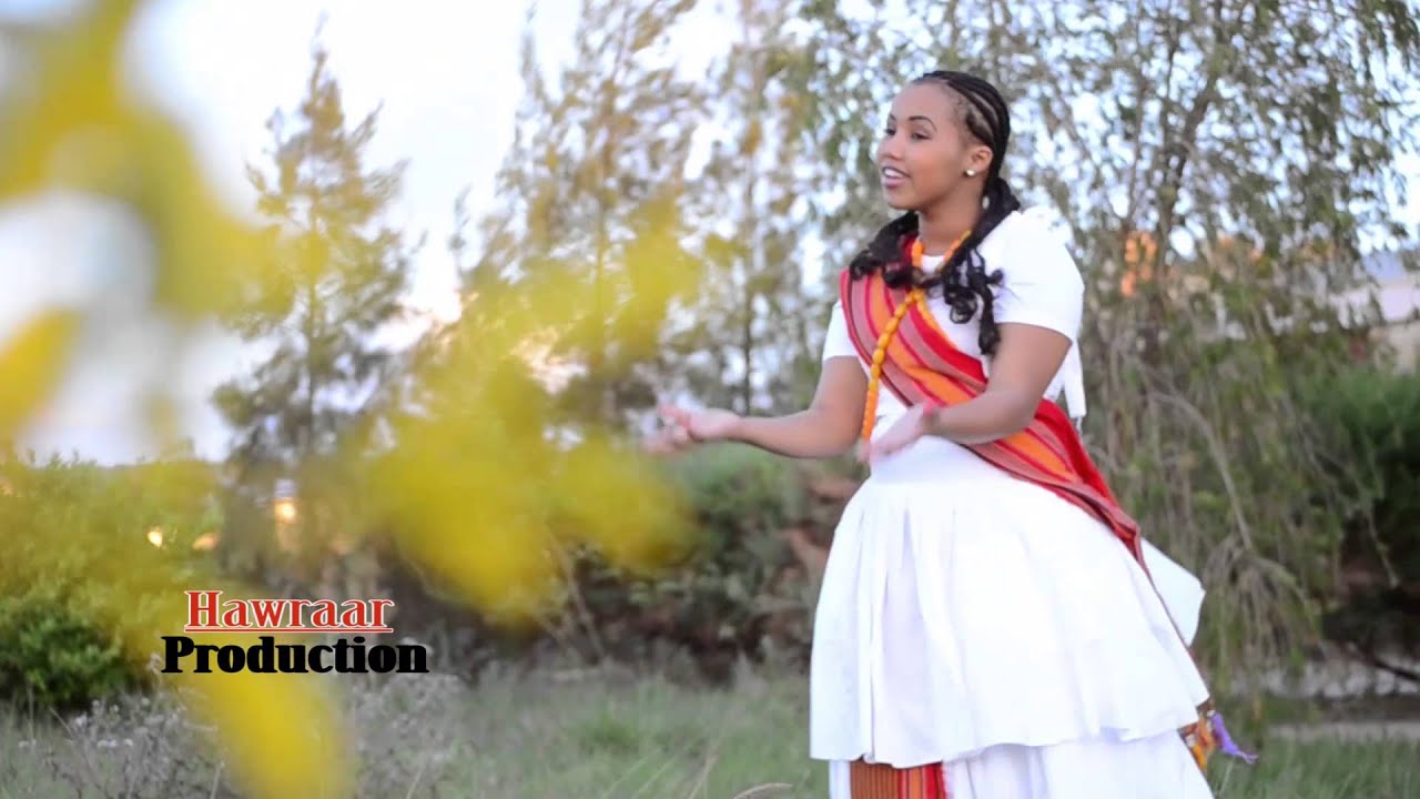 Bashiir Dirgax & Asma Love (Markaad Soo Baxdaa lay Badalay) Official Video 2014