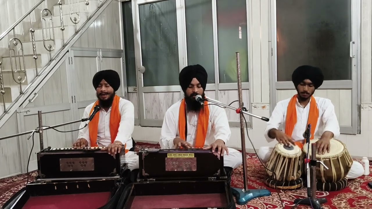 { Bhai Sandeep Singh jee Dhariwal } local smagam at gurdwara singh sabha Dhariwal