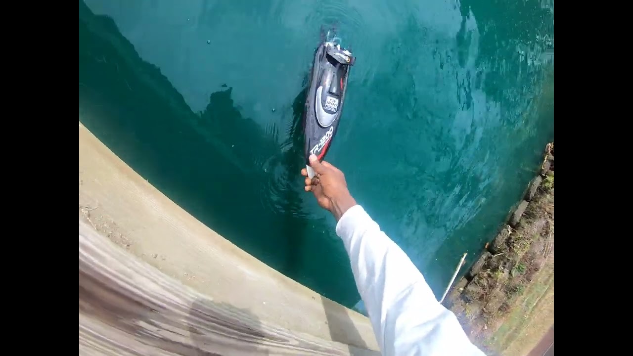 Unboxed TR-1200. RC Boat