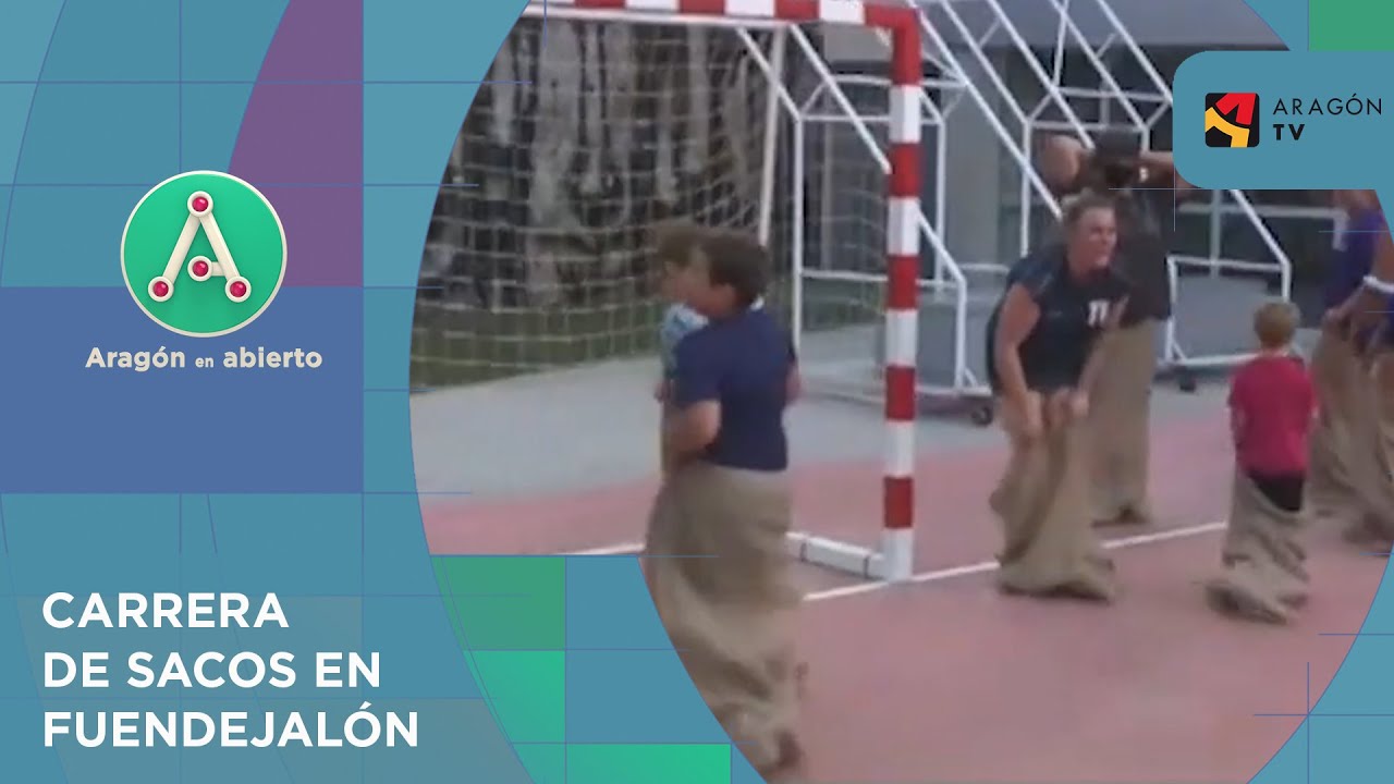 Juegos 'a la fresca'. Carrera de sacos en Fuendejalón