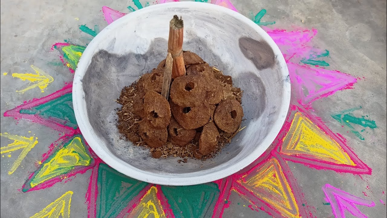 घर पर होली का पूजन  करने के लिए कैसे बनाएं#viral video#holika Pujan#Holi ka#Aastha kushvaha 🙏
