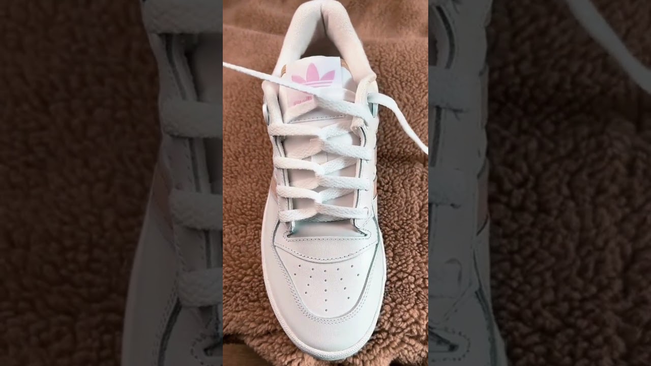 Clean & Simple Lacing Trick for White Adidas Shoes #adidassneakers #adidas #shoelacetying #shoelace