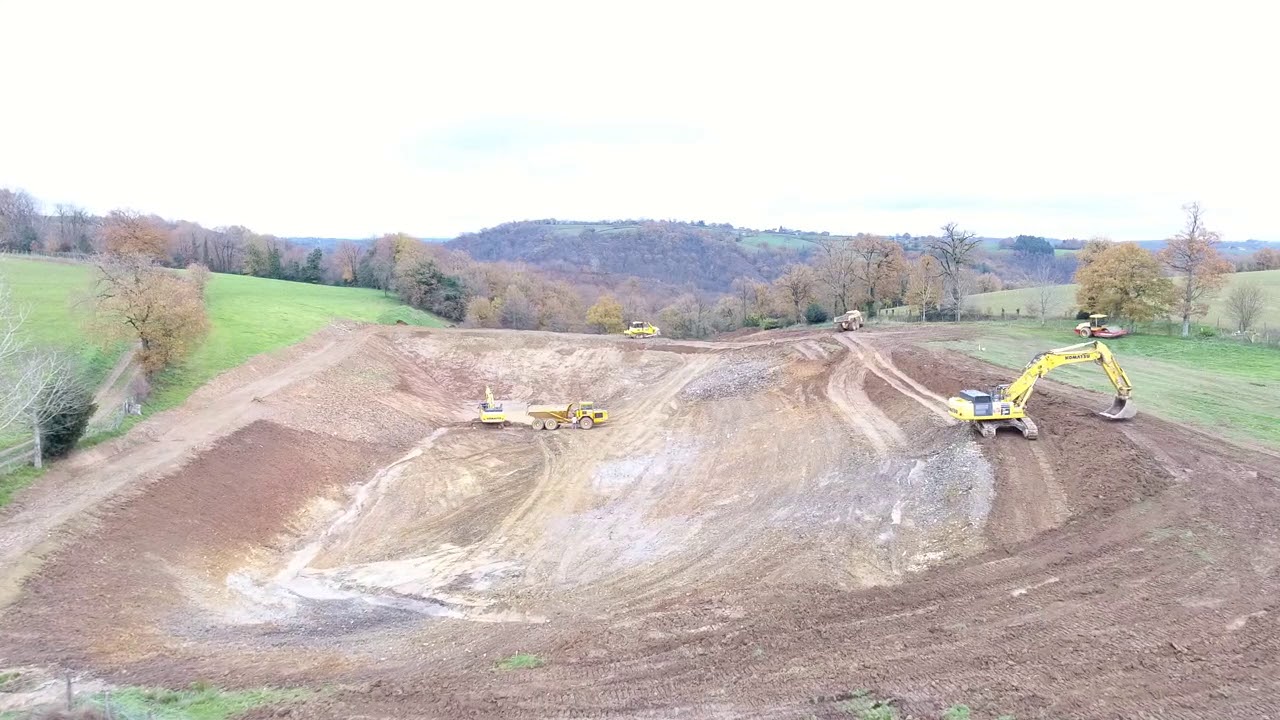 Vidéo de la réalisation d'une retenue collinaire