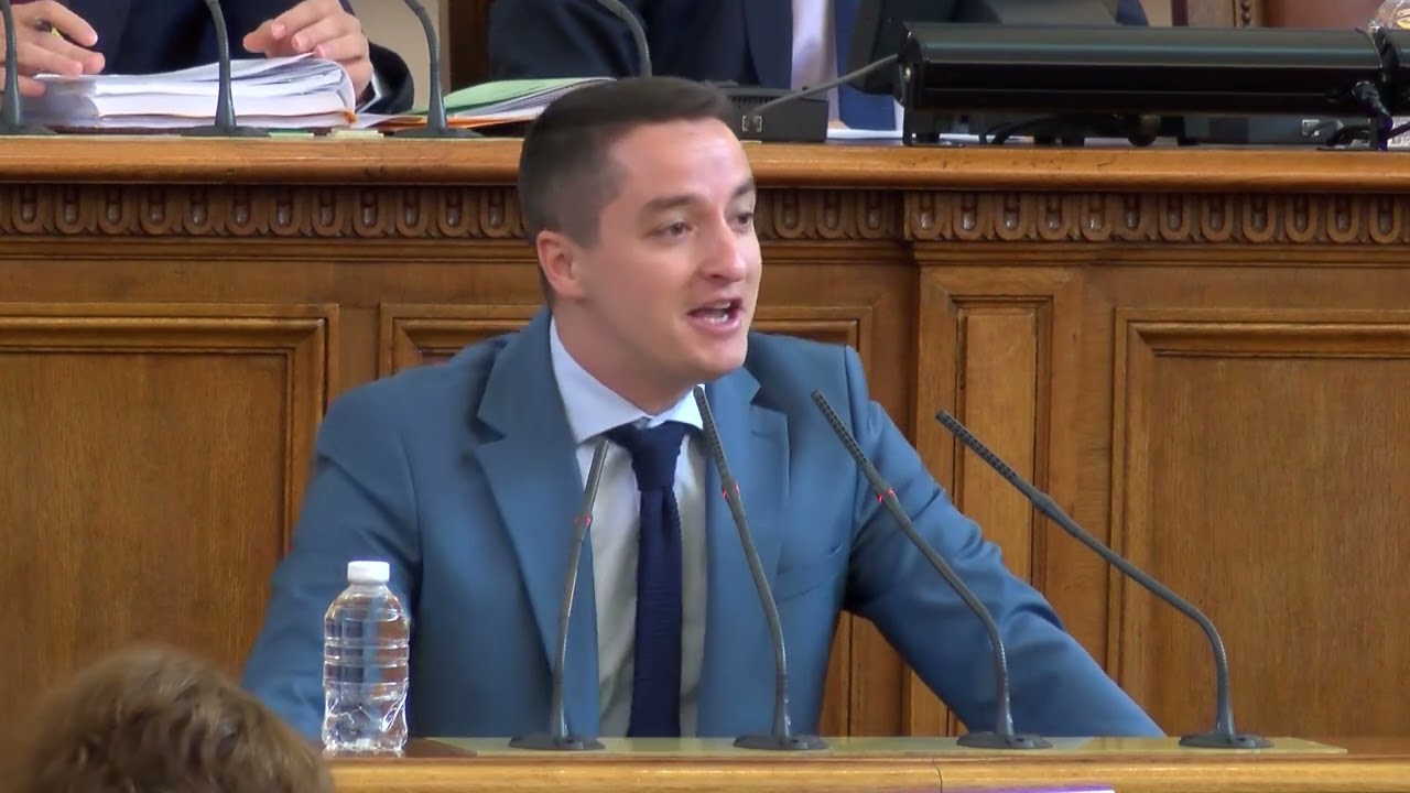 Почти физически сблъсък в парламента след декларация на 