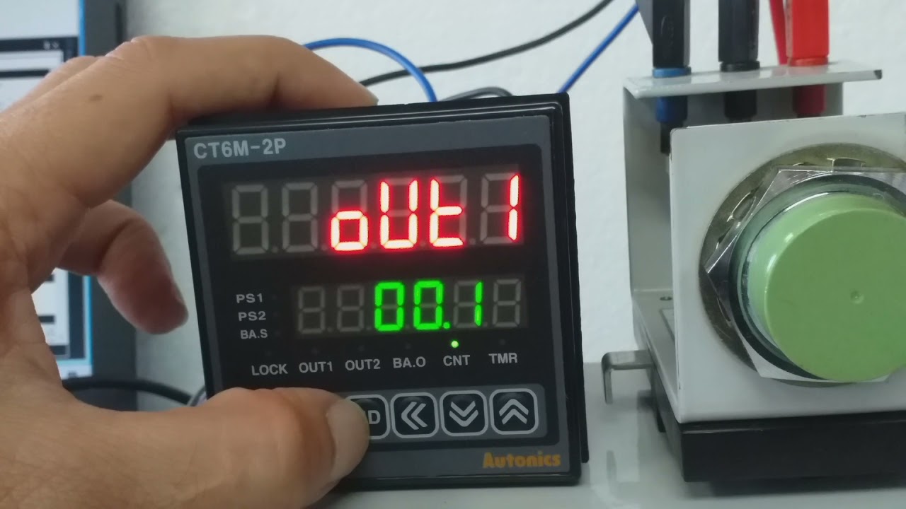 AUTONICS CT6M-2P4T WITH DAQMASTER   WITH BATCH OUTPUT DISPLAY