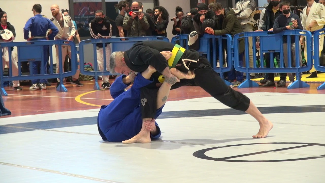 BJJ - BROWN MASTER4 -88,2KG - FILIPPI VS LOMYS - PARTE 2