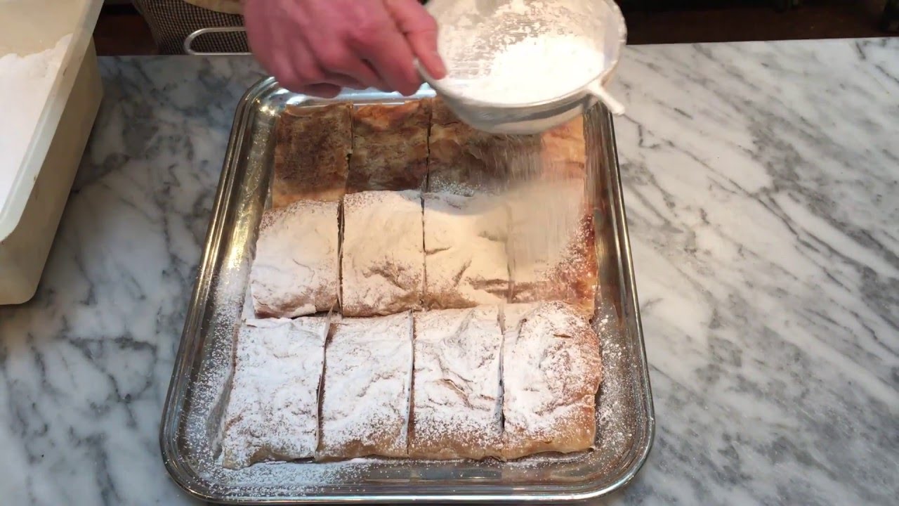 A classic culinary delight from DEMEL - K.u.K. Hofzuckerbäcker