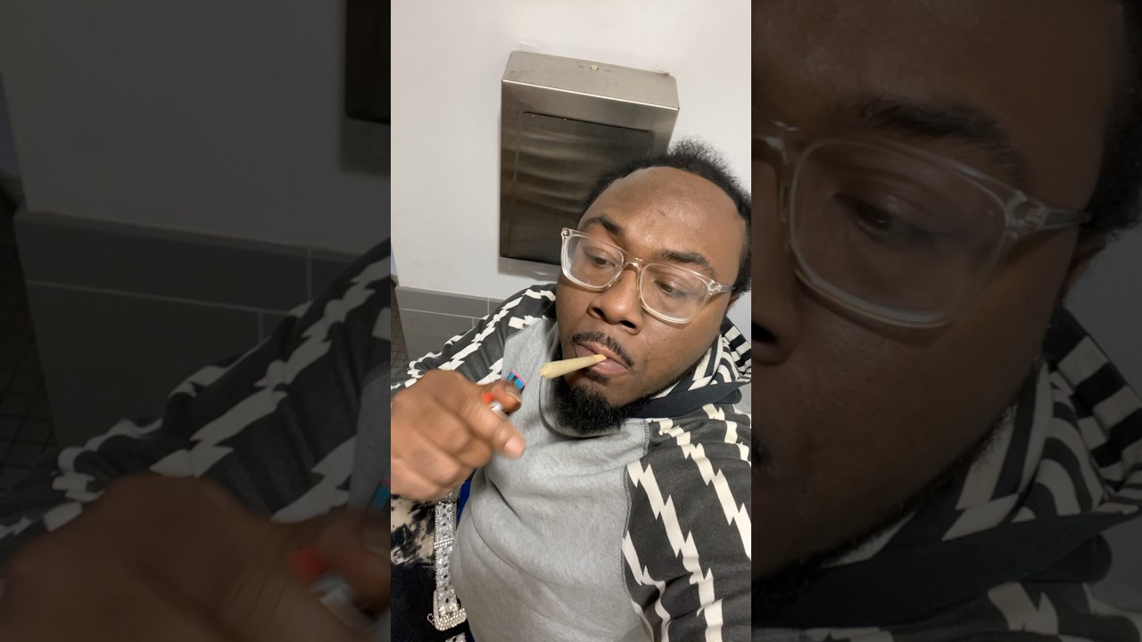 Keddy On GLO Smoking A Cloud9 Pre-Rolled
