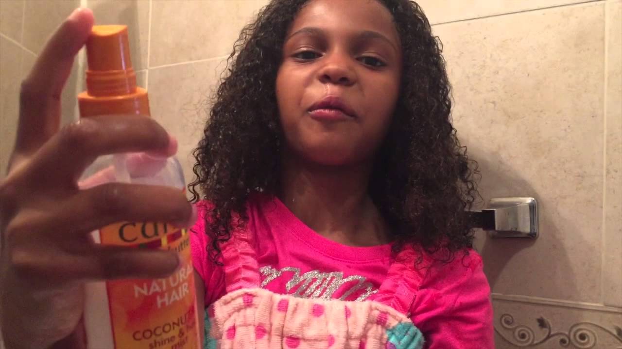Defining Natural Curls with Cantu Coconut Oil Shine and Hold Mist