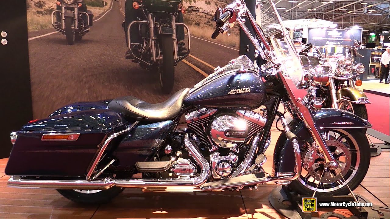 2016 Harley Davidson Road King - Walkaround - 2015 Salon de la Moto Paris