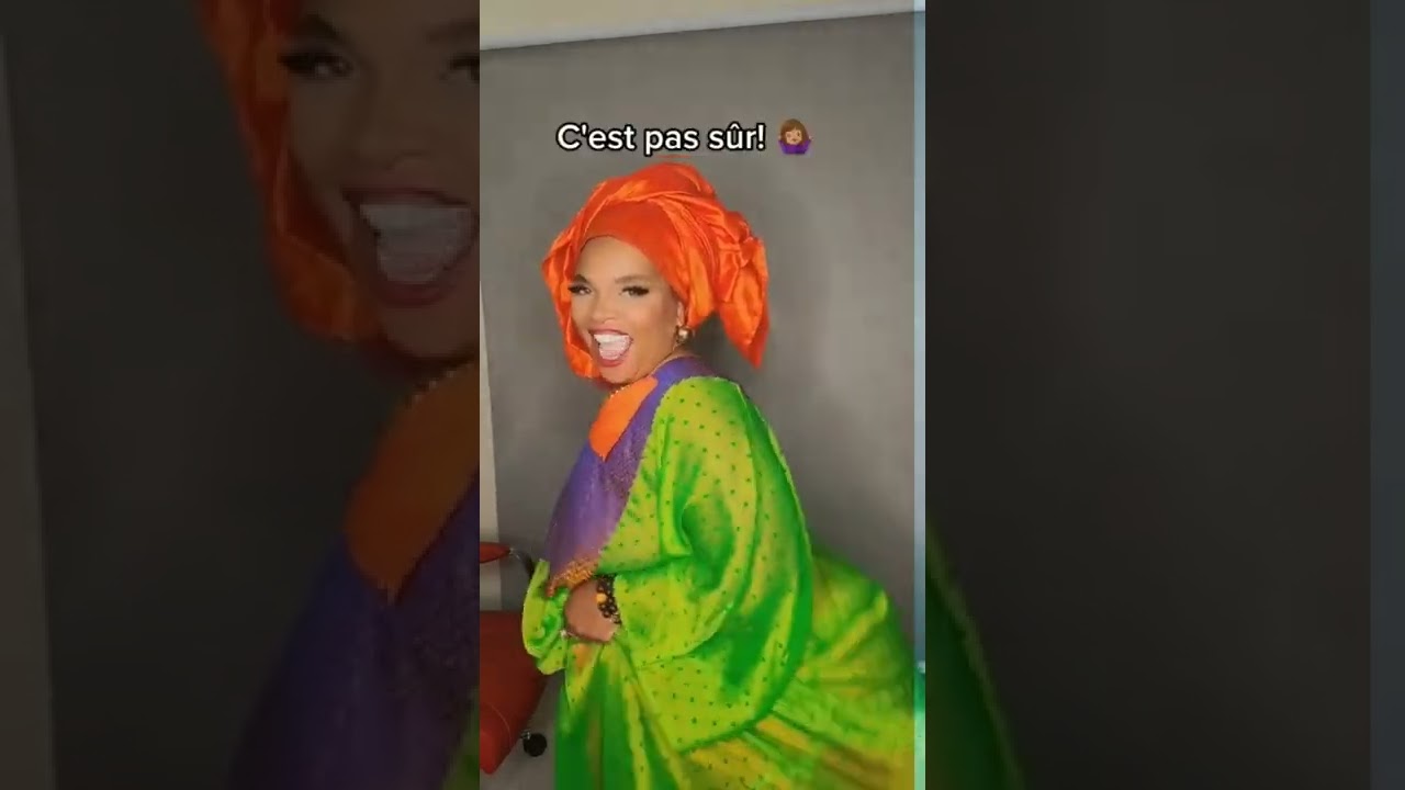 Dancing Leu mbeul from S&eacute;n&eacute;gal, West Africa. A Driank&egrave; laob&egrave; is a curvy woman with a very big behind