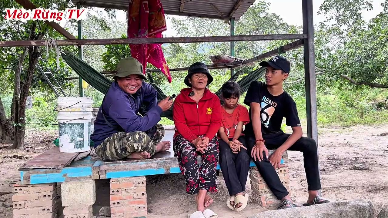 Vợ Chú Hùng Nhận Được Món Quà Ý Nghĩa. | 04