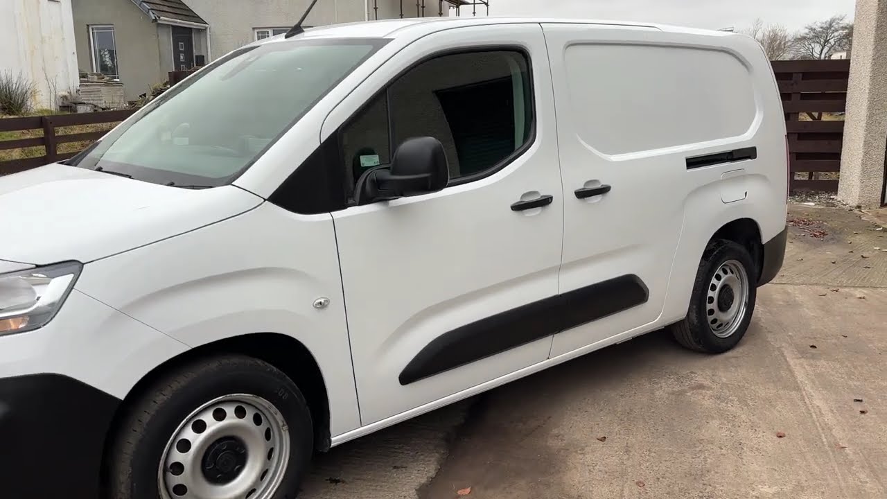For Sale 2023 73 Fiat Doblo 1.5 BlueHDi 1000Kg Maxi LWB Euro 6 New & Used Van Sales Near me