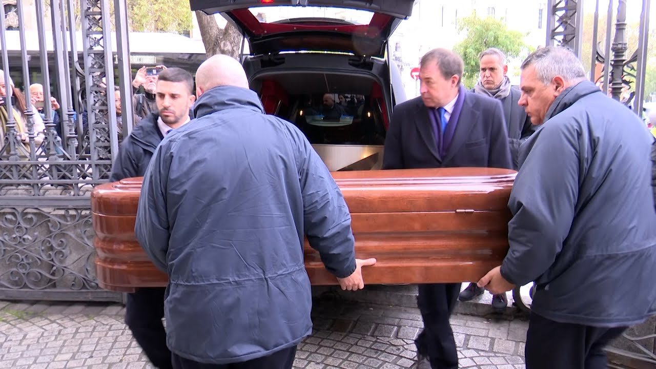 Familiares y amigos despiden a Pablo Milanés en la capilla ardiente instalada en Madrid