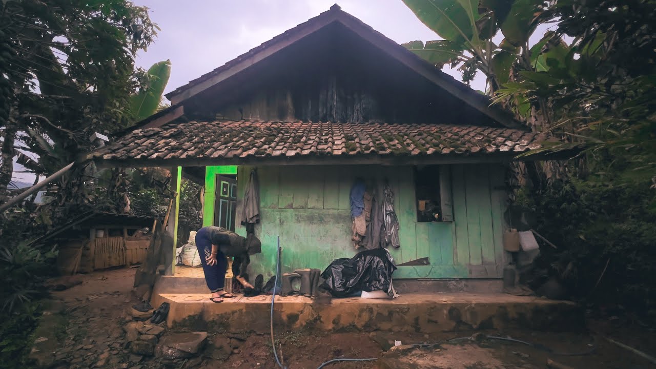 Suasana Pagi di Kampung ini Seperti Di Tahun 80 an. Talegong, Garut Selatan, Jawa Barat