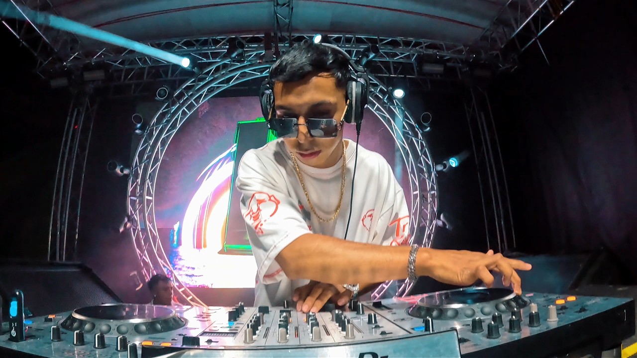 LIVE SET : DAVID FUENTES - POOL MAIA x SKPT CONTUNDENCIA & FRESEO CON BUENA VIBRA - NEVER GIVE UP 🍀