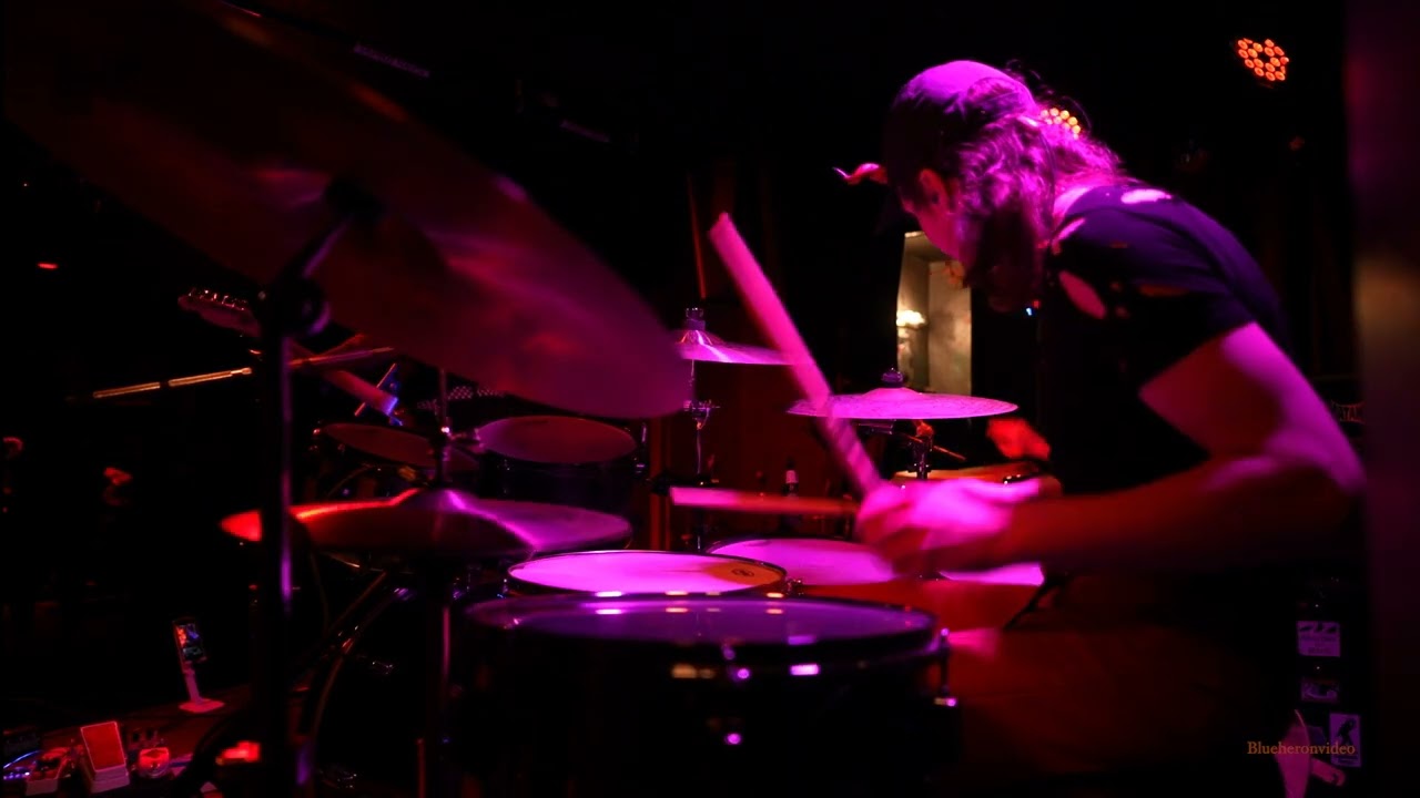 Doombia - Doombia viene (live at the 6) - CUMBIA + DOOM!