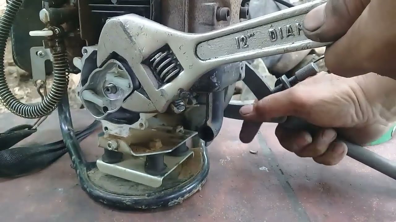 Mengganti seal kruk as mesin potong rumput 2tak