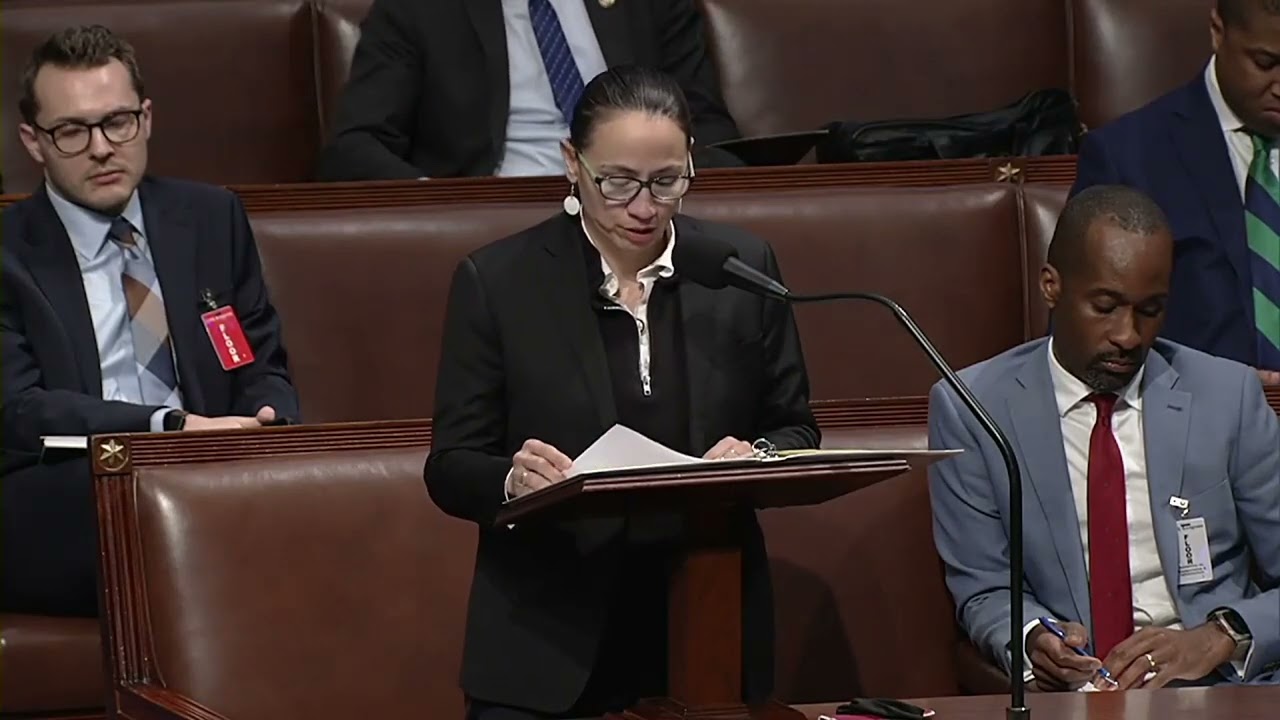Rep. Davids, Kansas Colleagues Honor Victims of Flight 5342 Collision with Resolution on House Floor