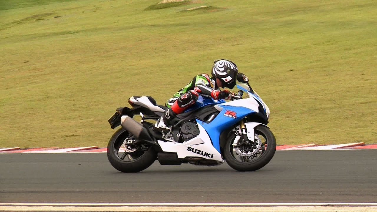 Suzuki GSX R-750 mostra que é boa de pista