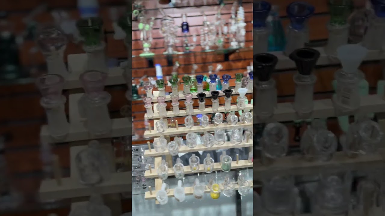 Smokeshop stores are booming #usa #smokeshop #foryou #distributor