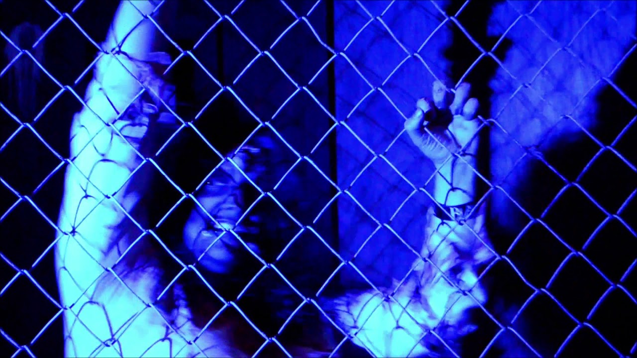 Walking Undead - Double M Haunted Hayrides