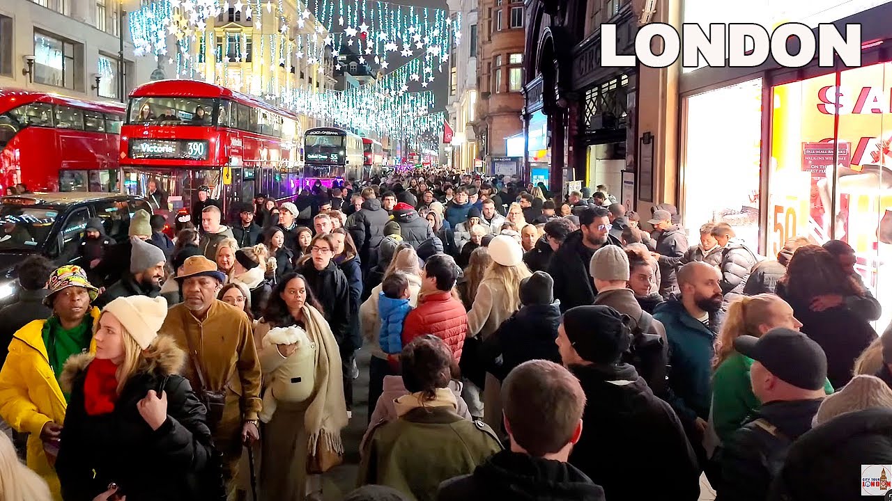 ❄️Winter Night Walk in the Heart of the City |Central London Bustling Streets & Iconic Landmark [4K]