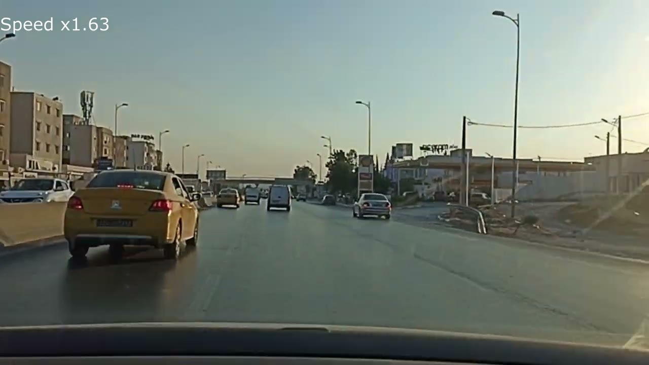VW Polo 6R Cutting traffic in Tunis, Tunisia